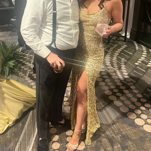 Size 1/2 Gold Sequin Stretchy Dress - Picture 4 of 7